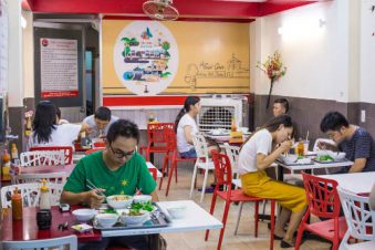 Kinh nghiệm mở quán phở để kinh doanh có lãi