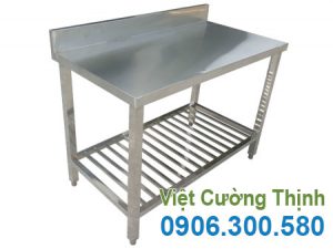 Bàn bếp inox có gáy và kệ dưới BAI-15