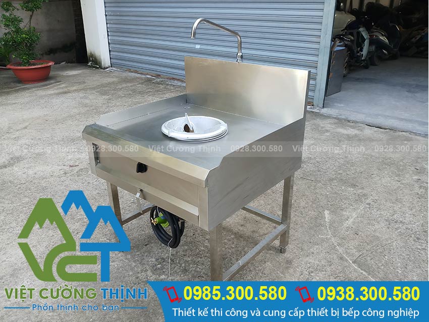 các thiết bị bếp á, bếp hầm đơn, bếp á công nghiệp của Inox Việt Nam. Được gia công từ chất liệu inox 304 cao cấp sáng bóng. Kiểu dáng đẹp.