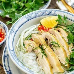 Nấu món phở gà thơm ngon
