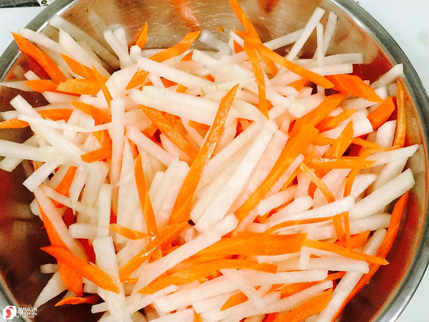 Cách làm dưa chua củ cải cà rốt