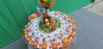 Mâm cúng đầy cử bé gái